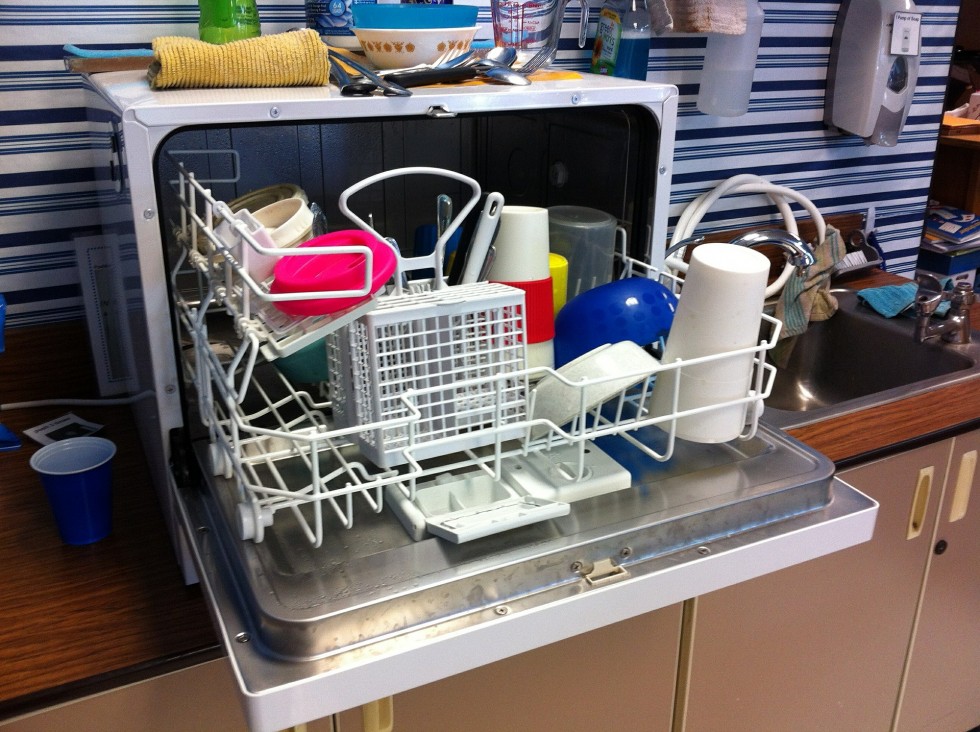 dishwasher-526358_1920