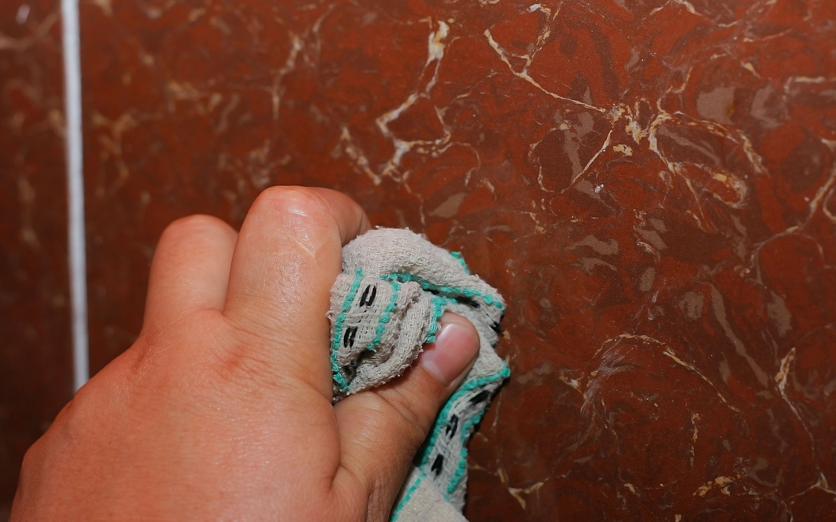 cleaning tile after grouting