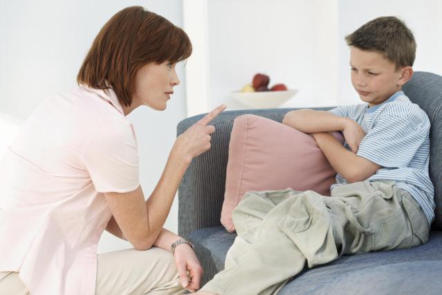 mother disciplining a child responsibility