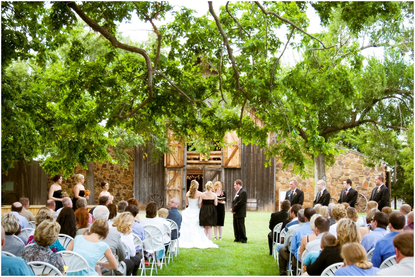 save money on wedding farmhouse venue