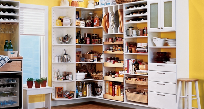 organized kitchne pantry