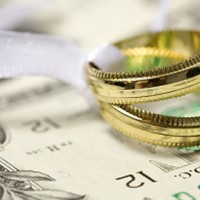 wedding rind od dollar bills saving on wedding