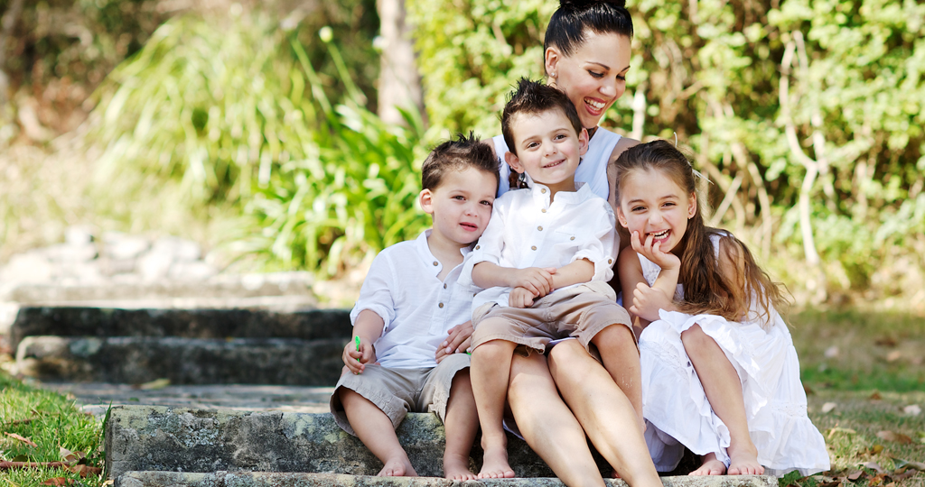 mother with 3 kids family photo