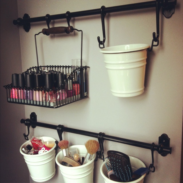 makeup storage rack