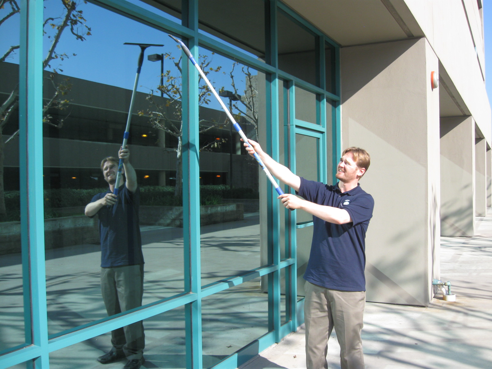 window cleaning pro washing tall windows