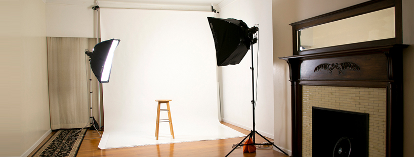 simple white background photography studio setup