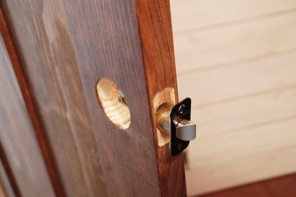 How to change a door knob in 10 steps HireRush Blog