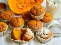 Halloween baking: pumpkin cupcake recipe + decorating ideas