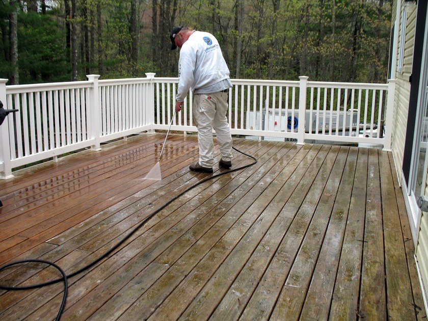 How to restain a wood deck in 5 steps | HireRush Blog