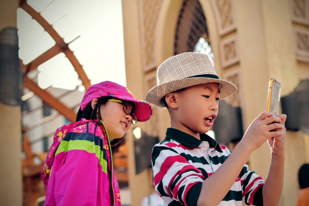 how to teach a foreign language to a child: travel