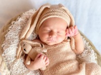 How to swaddle a baby | technique and safety