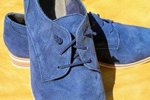 Cleaning shoes of different materials: steps to take | HireRush