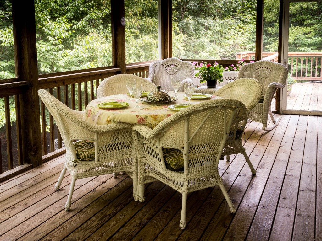 screened-porch-670263_1920