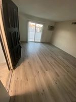 Logo Mario's Flooring